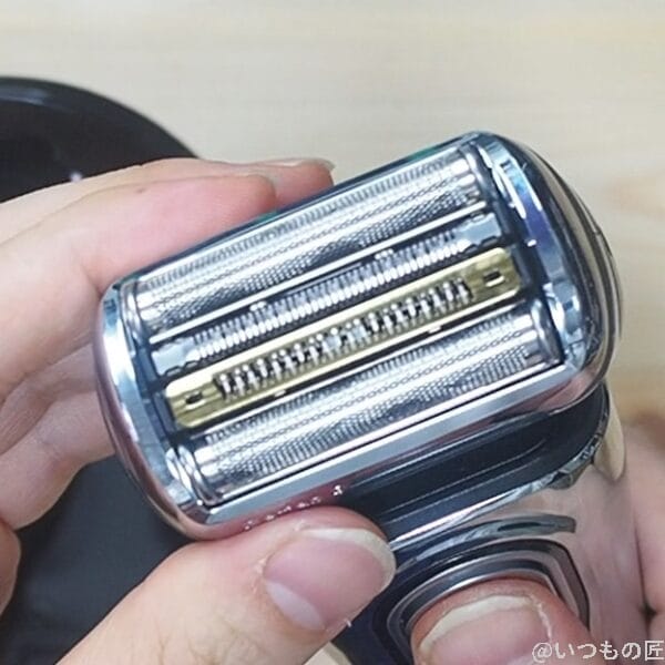 brown-series9手前に刃を傾けた状態 | ガジェットレビューの匠 brown-series9手前に刃を傾けた状態