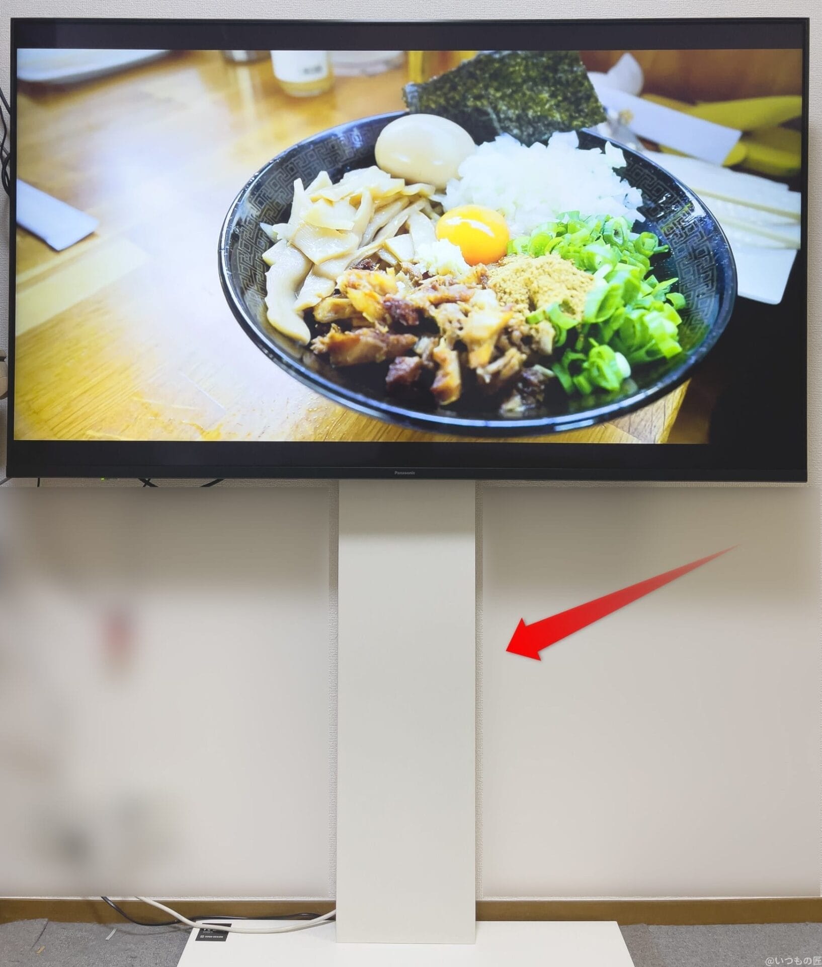 大型液晶対応の壁寄せテレビ台を使用して、今回の大画面液晶4Kビエラは設置してみました。部屋が広くなって狙い通りでしたね。