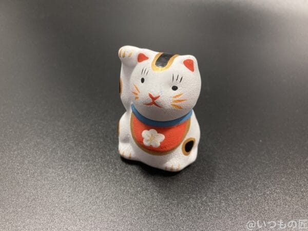 手持ちの招き猫の人形をiPhone SEで近づいて撮影してみた