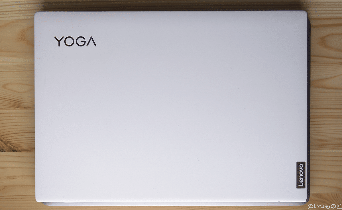 lenovo yoga slim 750i carbon と m1 macbook airの比較 | ガジェットレビューの匠 Lenovo Yoga Slim 750i CarbonとM1 Macbook Airのサイズ比較してみると、ほぼ同じサイズでした。