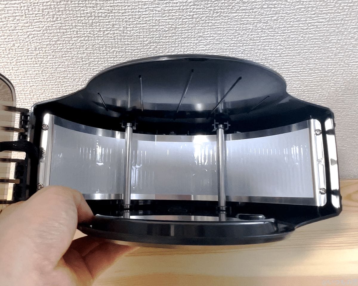sunlu-filadryerbox-s2-open2 | ガジェットレビューの匠 Fila Dryer S2の内部構造として、2本の棒ベアリングが備えていることです。