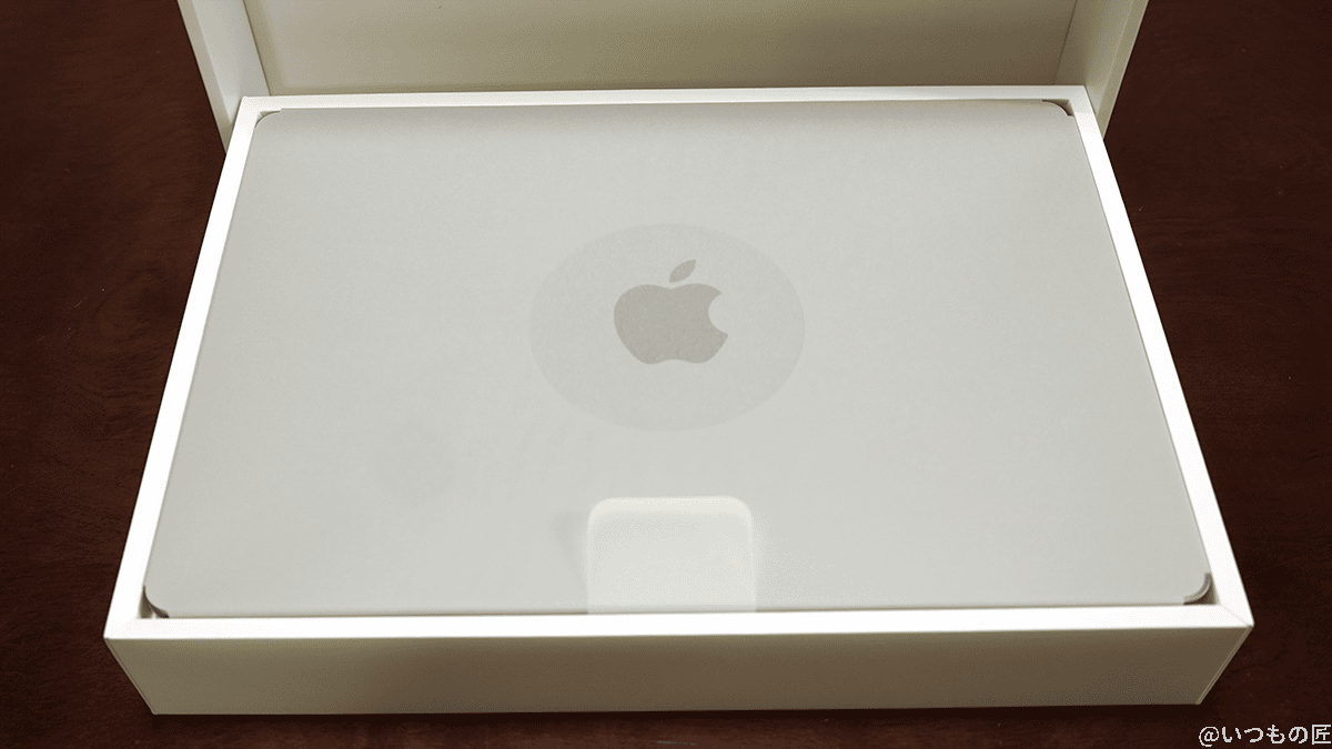 m2 macbook airの開封後の本体 | ガジェットレビューの匠 M2 MacBook Airの開封後の本体