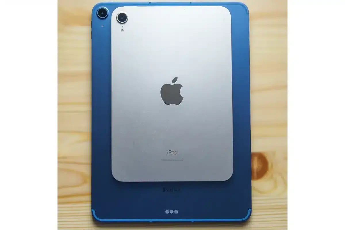 iPad Air5とiPad miniのサイズ差は大きく、重さもかなり違います