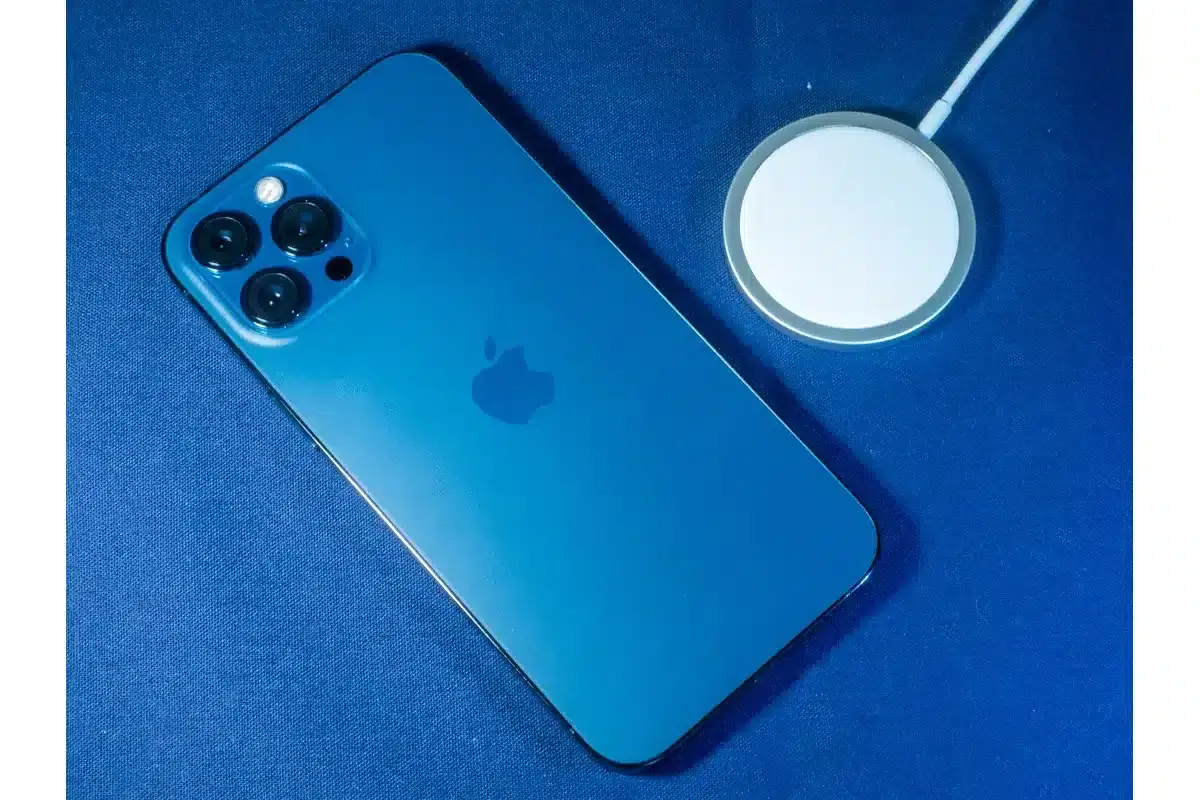 iphone 12 pro maxとmagsafe | ガジェットレビューの匠 iPhone 12 Pro MAXとMagSafe充電器