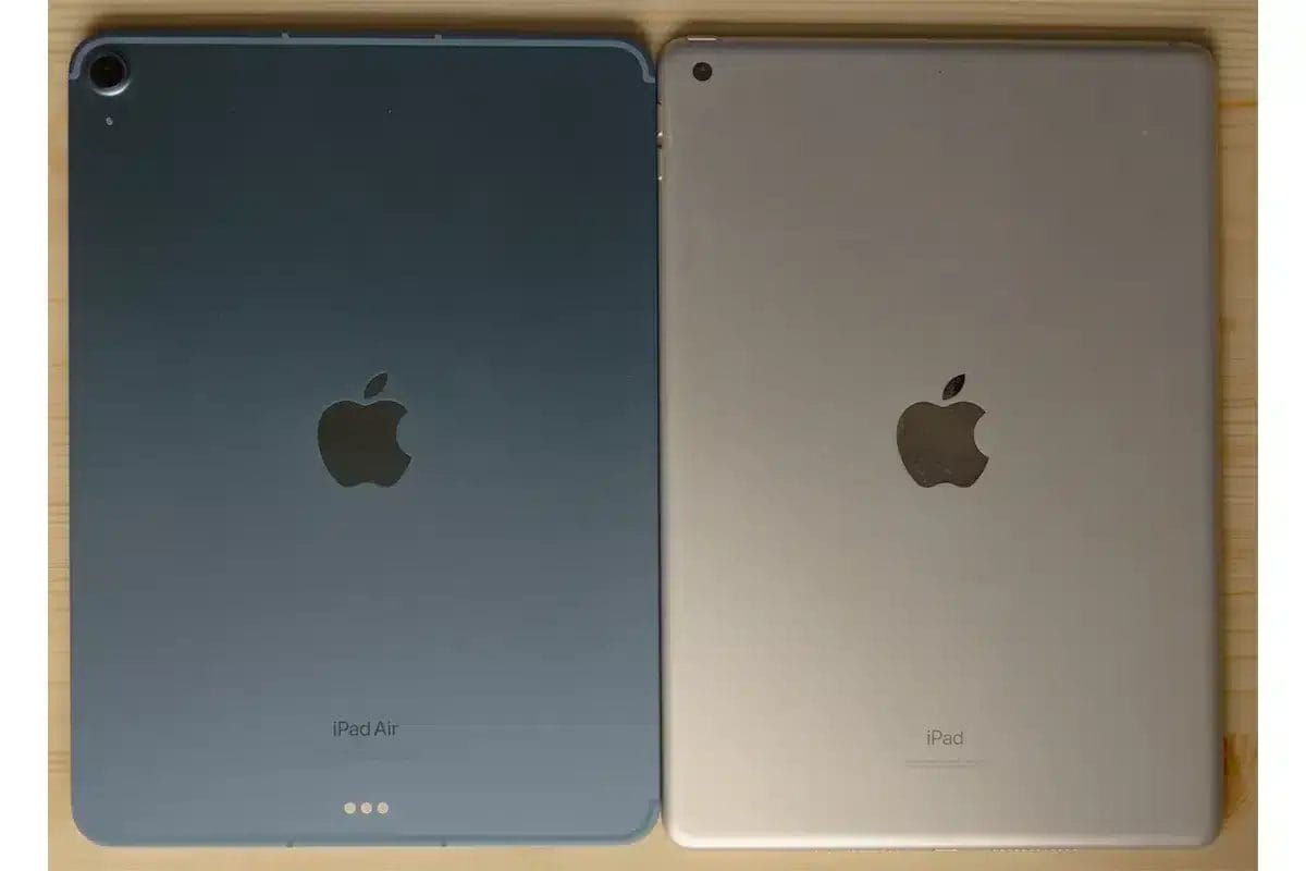 ipad-air5-with-ipad | ガジェットレビューの匠 iPad Air5と無印iPadのサイズを比較すると、同じように見えます