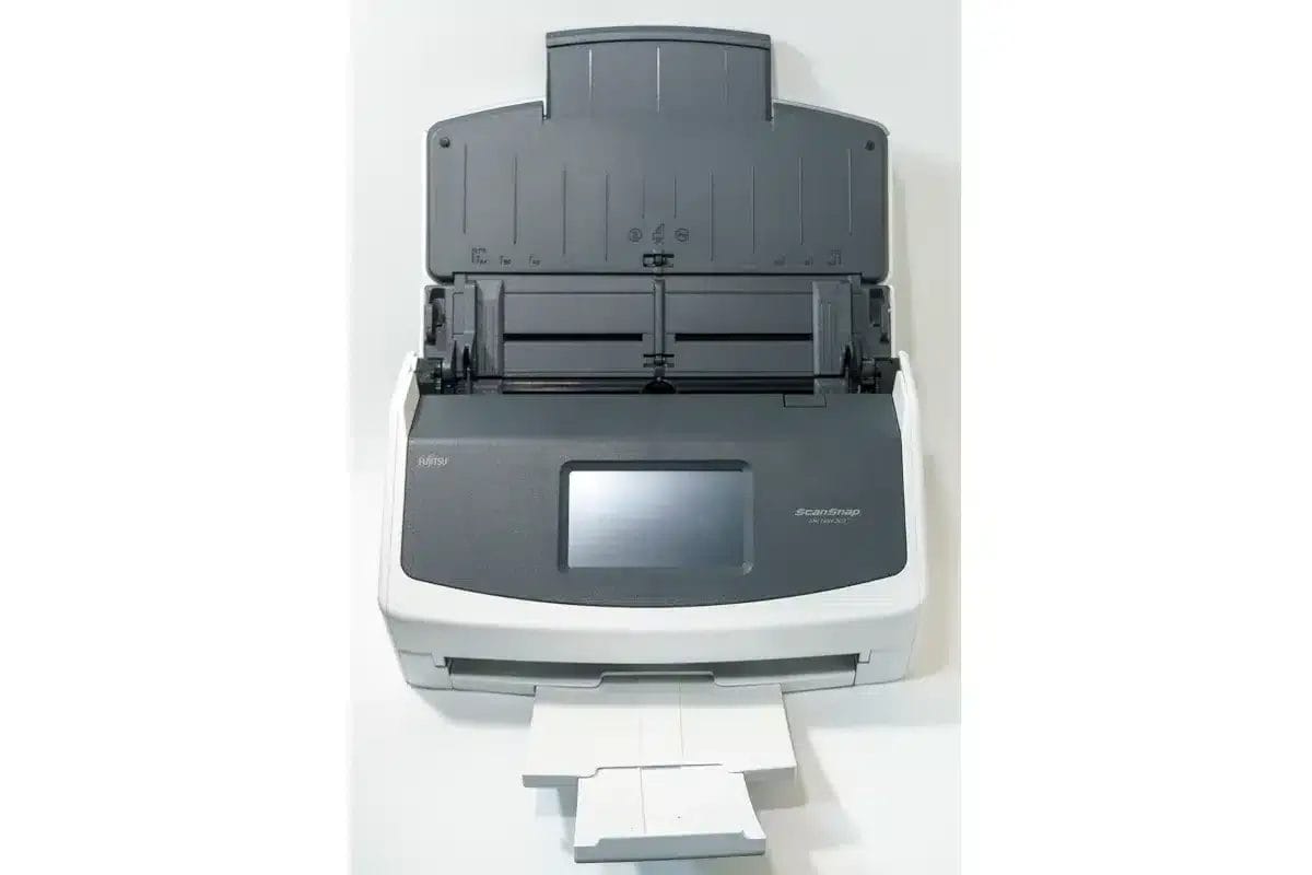 scansnap_opened | ガジェットレビューの匠 筆者が保有するScanSnapのフラグシップモデルことScanSnap iX1600。白い筐体が妻にも好評です。