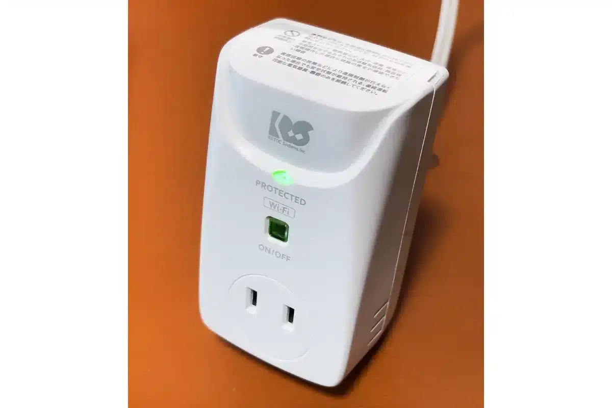 筆者のWi-Fi ワットチェッカー RS-WFWATTCH1は、コンパクトで電源制御もできる便利なガジェットですね。