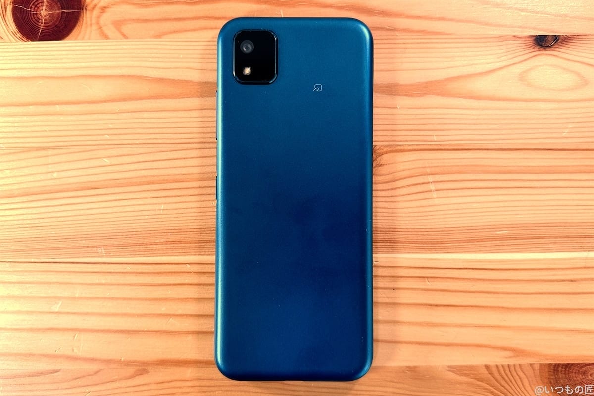 かんたんスマホ3背面 | ガジェットレビューの匠 かんたんスマホ3背面