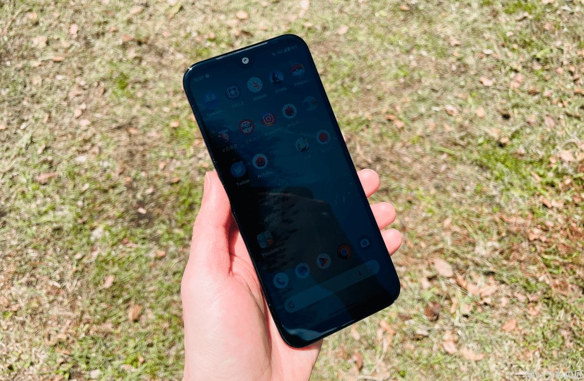 android-one-s10-screen-brightness-3 | ガジェットレビューの匠 晴天時のAndroid One S10のホーム画面の写真