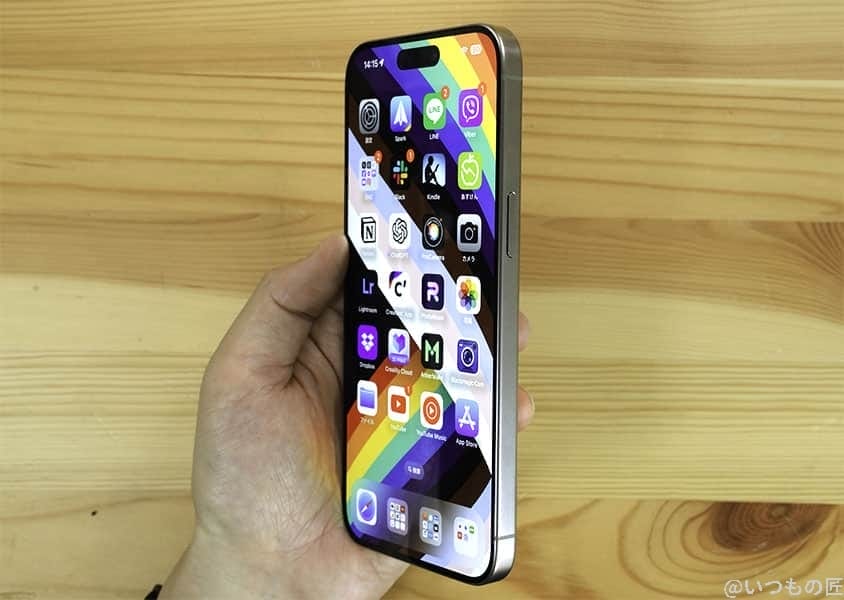iphone15promax-titanium02 | ガジェットレビューの匠 iPhone15 Pro 電源ボタン側の側面