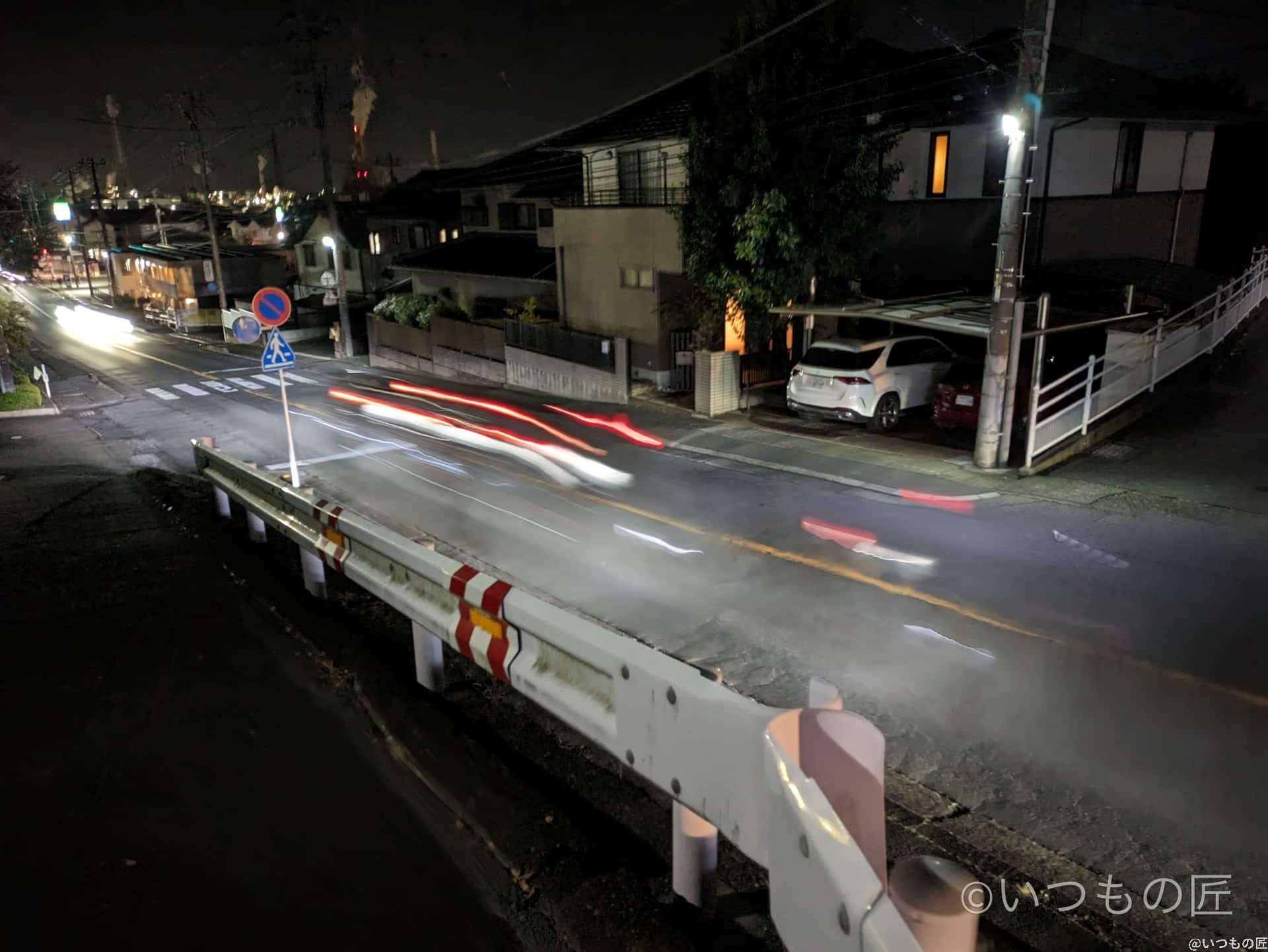 長時間露光撮影 車のライトの軌跡-1