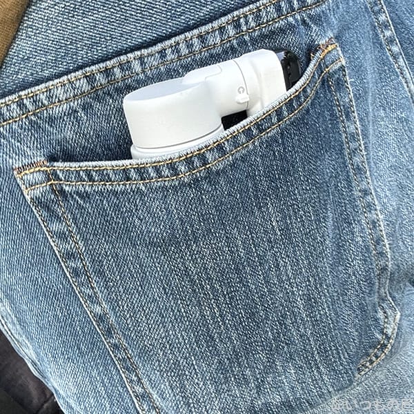 insta360-pocket | ガジェットレビューの匠 Insta360 Flow レビュー
ジーパンの後ろポケットに入れた