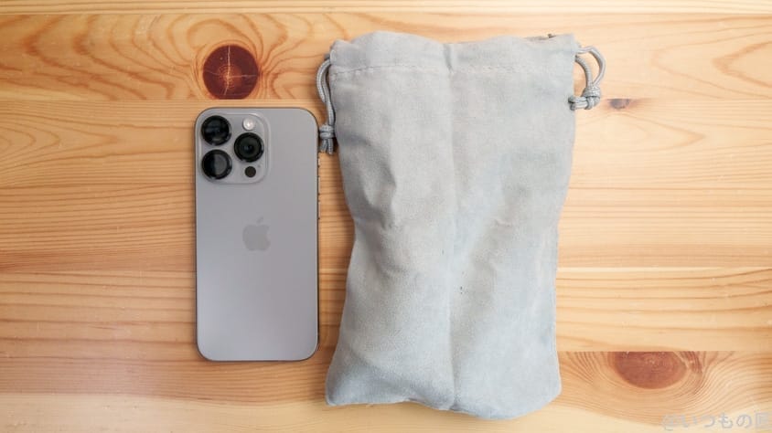 insta360flow-1 | ガジェットレビューの匠 Insta360 Flow レビュー
iPhone15 Pro(左)
付属バッグ入りInsta360 Flow(右)