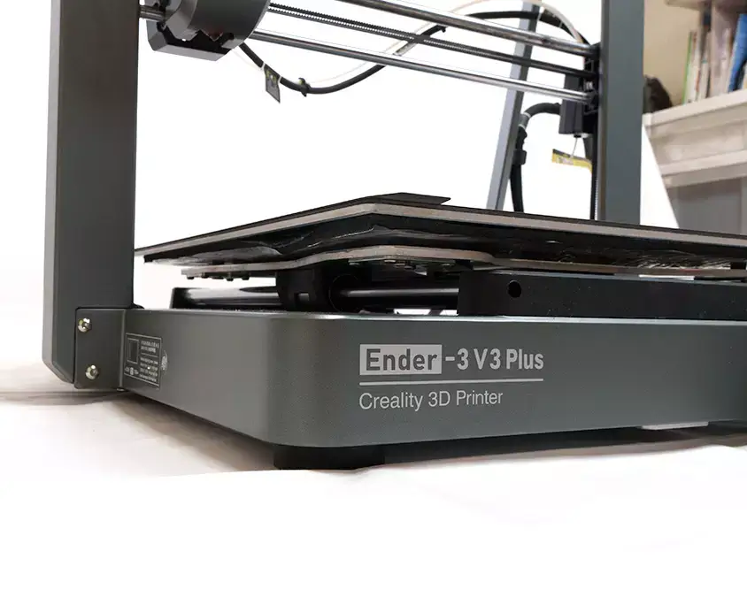 ender3v3plus-front-right | ガジェットレビューの匠 Ender-3 V3 Plus レビュー
ヒートベッド下の丸い角