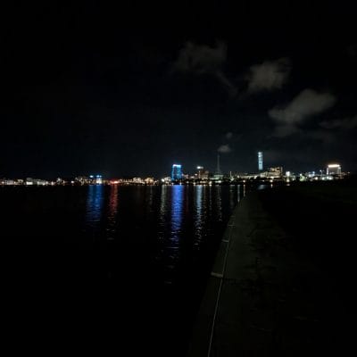 Google Pixel 9 Pro XL カメラ
Google Pixel 9 Pro XL の通常モードでズーム撮影した夜景写真