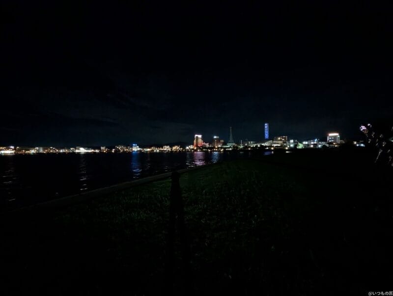 google pixel 9 pro の通常モードでズーム撮影した夜景写真 | ガジェットレビューの匠 Google Pixel 9 Pro カメラ Google Pixel 9 Pro の通常モードでズーム撮影した夜景写真
