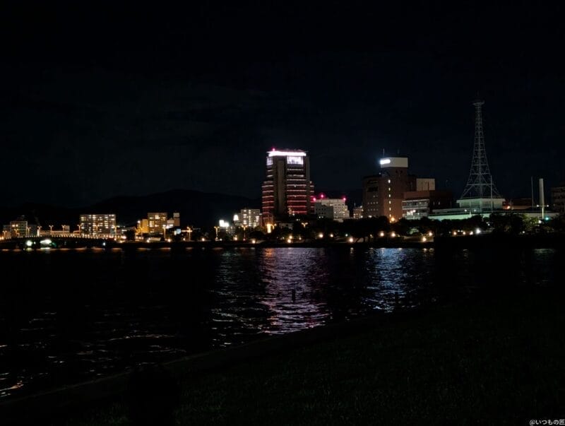 google pixel 9 proの通常モードでズーム撮影した夜景写真 | ガジェットレビューの匠 Google Pixel 9 Proカメラ Google Pixel 9 Proの通常モードでズーム撮影した夜景写真