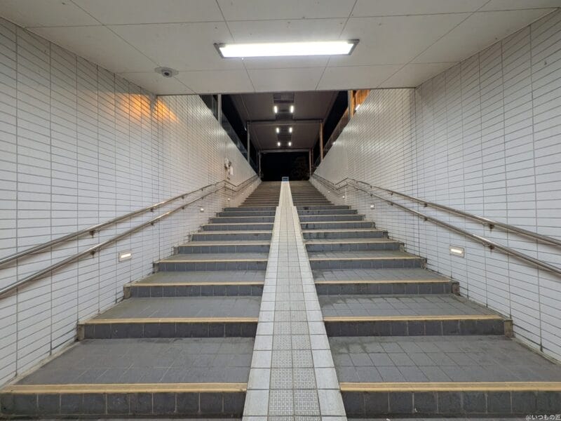 google pixel 9 pro fold の通常モードで撮影した夜景写真 | ガジェットレビューの匠 Google Pixel 9 Pro Fold カメラ Google Pixel 9 Pro Fold の通常モードで撮影した夜景写真