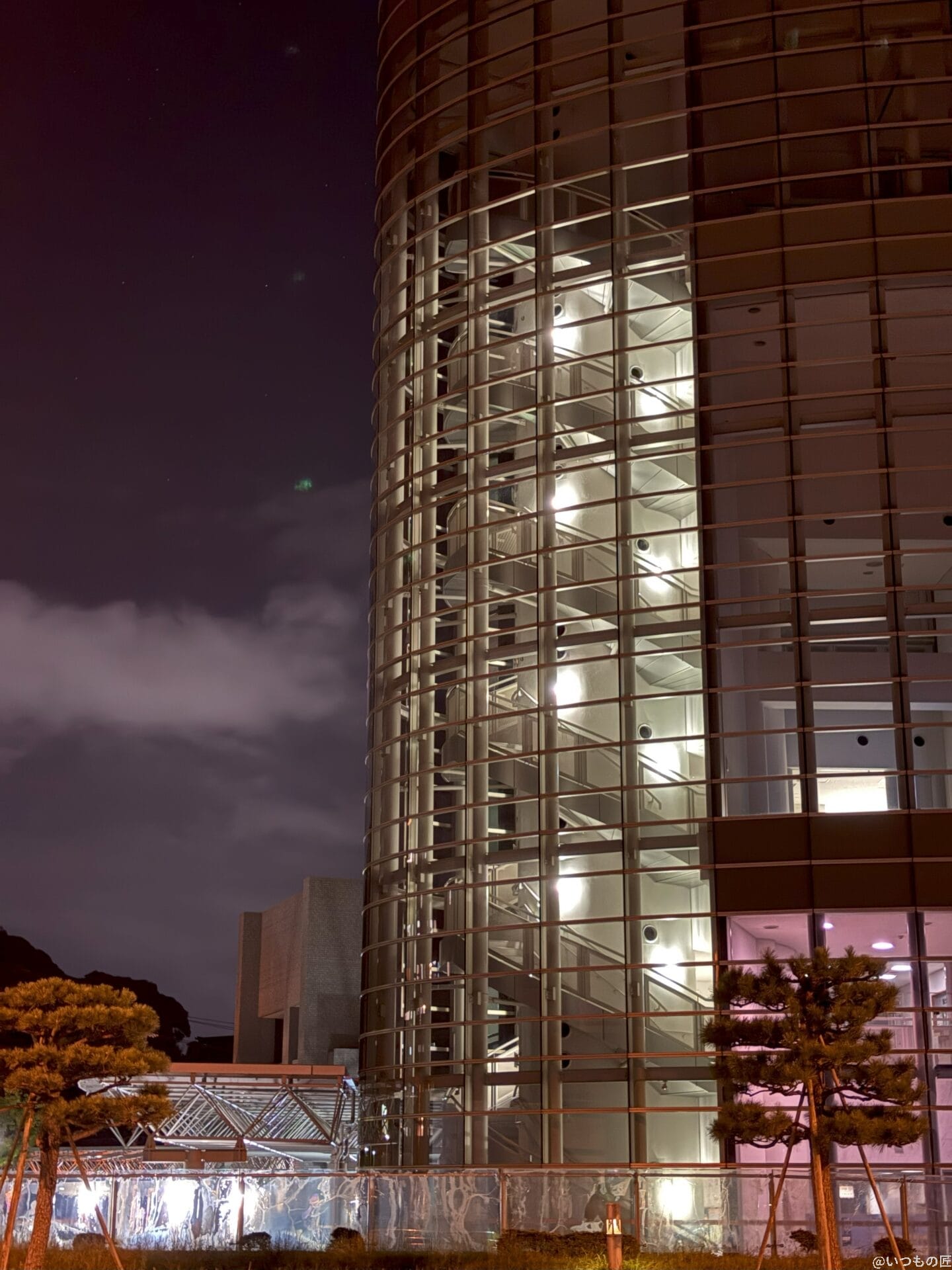 iPhone 16/16 Plus カメラ
iPhone 16の通常モードで撮影した夜景写真