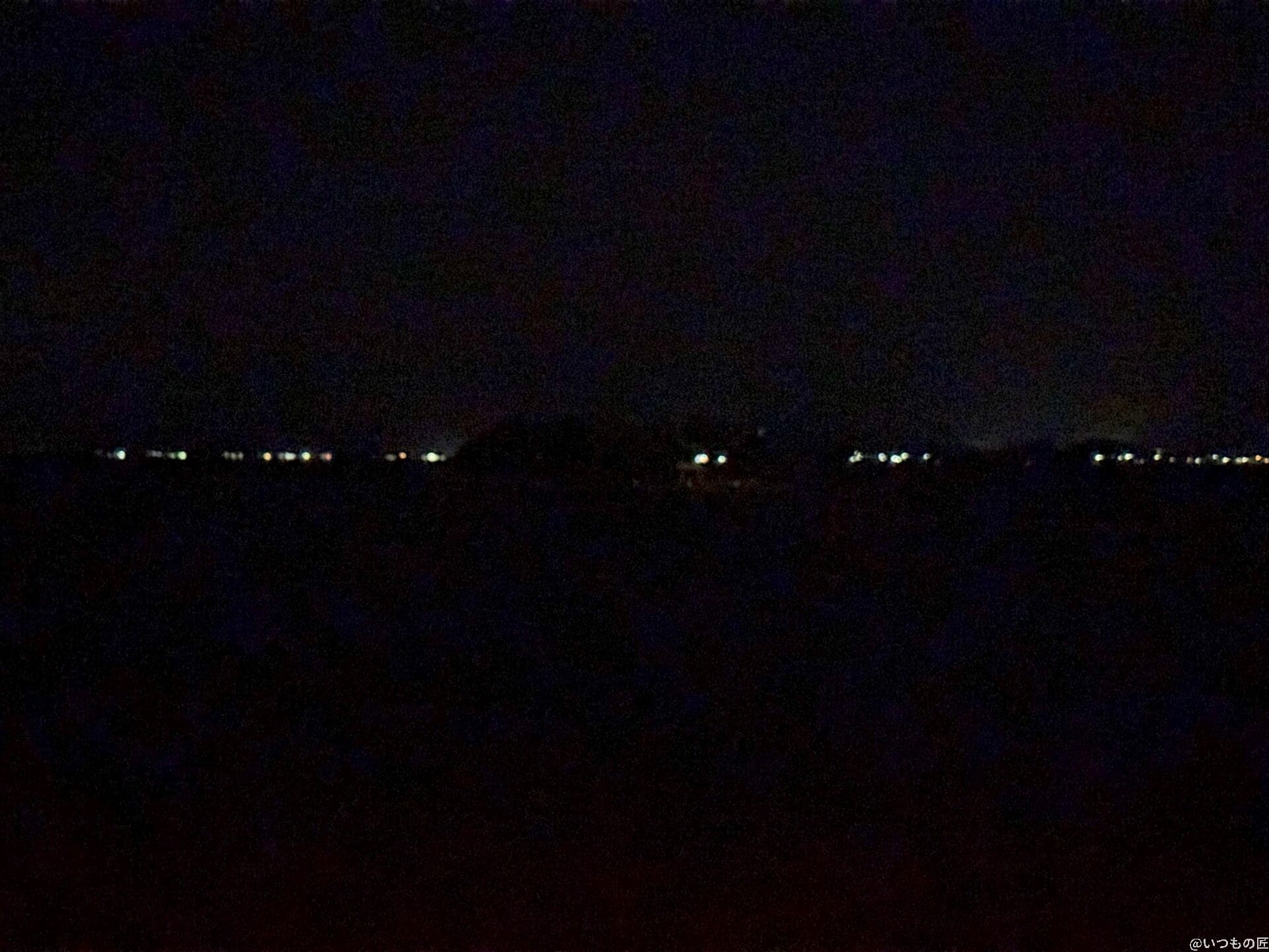 iPhone 16/16 Plus カメラ
iPhone 16の通常モードで撮影した夜景写真