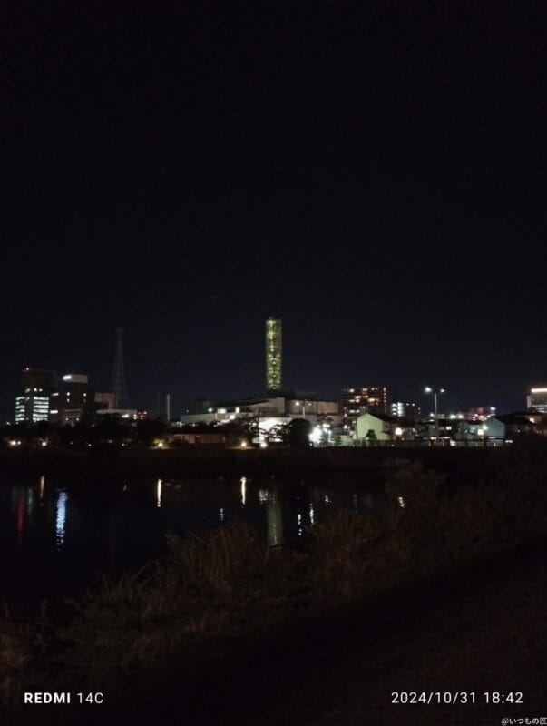 xiaomi redmi 14c でズーム撮影した夜景写真 | ガジェットレビューの匠 Xiaomi Redmi 14C カメラ Xiaomi Redmi 14C でズーム撮影した夜景写真