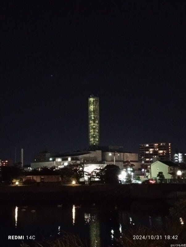xiaomi redmi 14c でズーム撮影した夜景写真 | ガジェットレビューの匠 Xiaomi Redmi 14C カメラ
Xiaomi Redmi 14C でズーム撮影した夜景写真