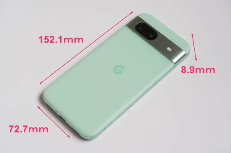 google pixel 8aのサイズを示す画像 | ガジェットレビューの匠 Google Pixel 8a レビュー Google Pixel 8aのサイズを示す画像
