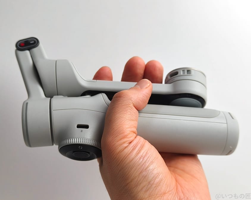 insta360-flow2pro-with-hand1 | ガジェットレビューの匠