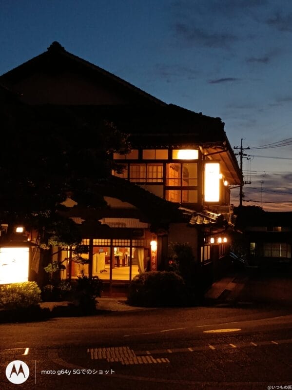 moto g64 5g カメラで暗所撮影した写真 | ガジェットレビューの匠 moto g64 5G カメラ moto g64 5G カメラで暗所撮影した写真