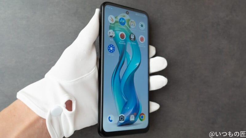 nubia s 5gを手に持った様子 | ガジェットレビューの匠 nubia S 5G レビュー nubia S 5Gを手に持った様子