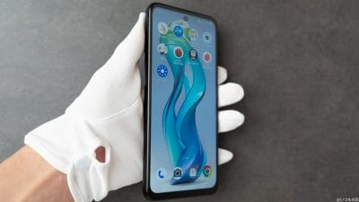 nubia s 5gを手に持った様子 | ガジェットレビューの匠 nubia S 5G レビュー nubia S 5Gを手に持った様子