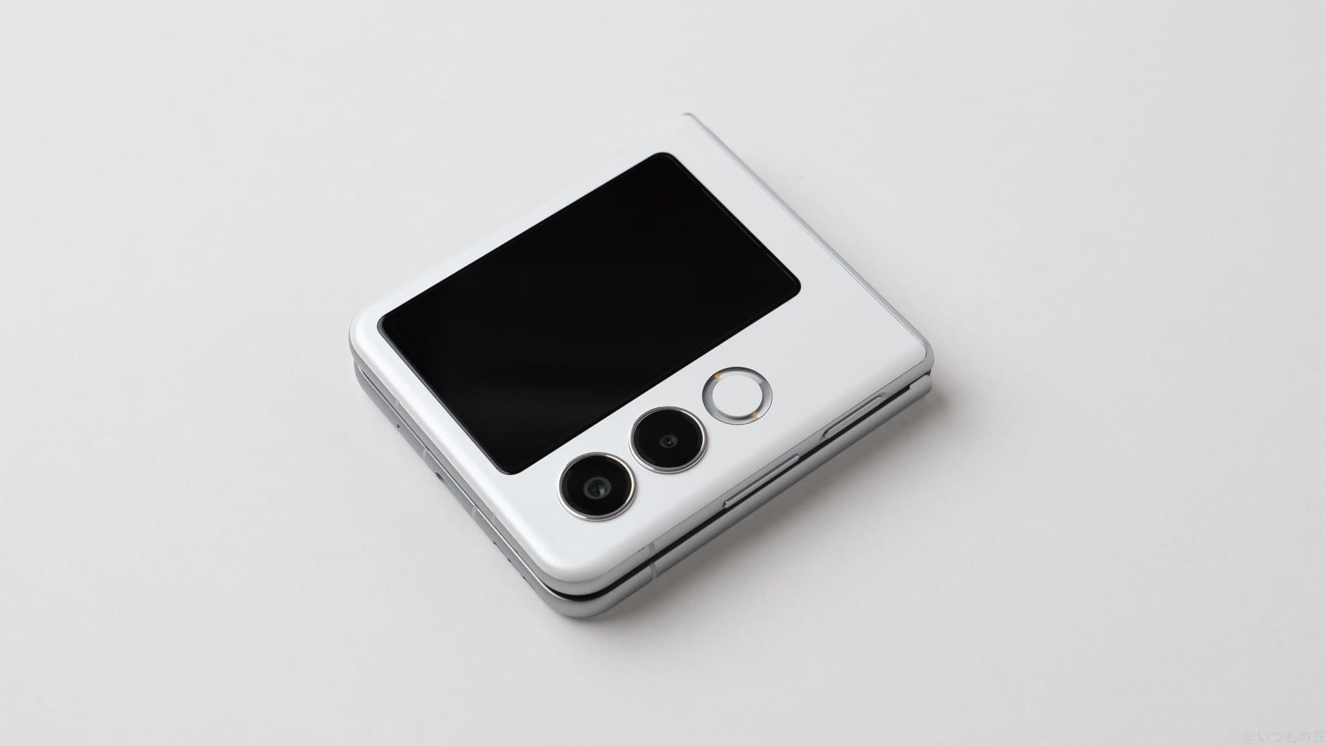 nubia Flip 2 レビュー
nubia Flip 2のイメージ図