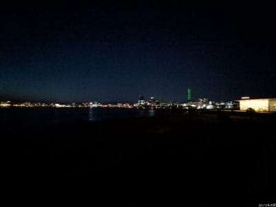google pixel 9aでズーム撮影した夜景写真 | ガジェットレビューの匠 Google Pixel 9a カメラ Google Pixel 9aでズーム撮影した夜景写真