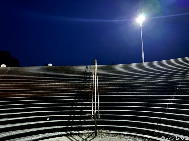 iphone16eで暗所撮影した写真 | ガジェットレビューの匠 iPhone16e カメラ iPhone16eで暗所撮影した写真