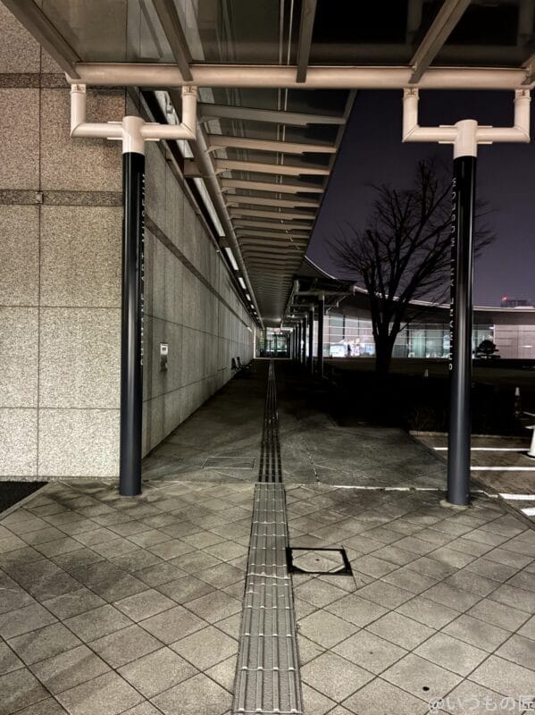 iphone16eで暗所撮影した写真 | ガジェットレビューの匠 iPhone16e カメラ iPhone16eで暗所撮影した写真