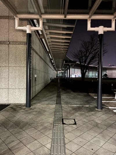 iphone16eで暗所撮影した写真 | ガジェットレビューの匠 iPhone16e カメラ iPhone16eで暗所撮影した写真