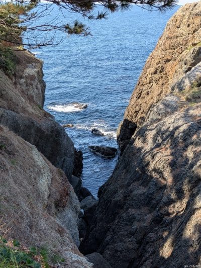 快晴の海を記録した一枚 | ガジェットレビューの匠 OPPO Reno13 A カメラ 快晴の海を記録した一枚