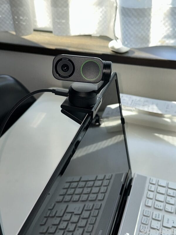 insta360 link 2 のai追跡機能をテストしている様子 | ガジェットレビューの匠 Insta360 Link 2 レビュー Insta360 Link 2 のAI追跡機能をテストしている様子