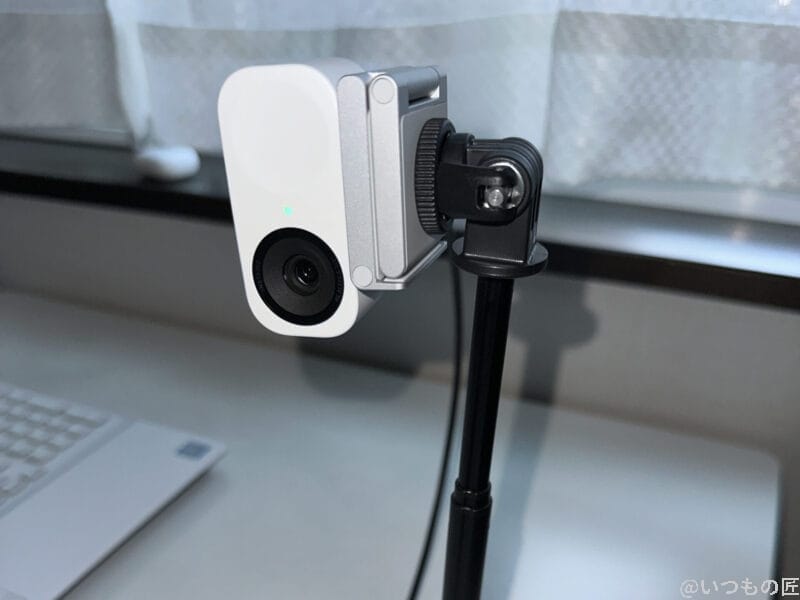 Insta360 Link 2C レビュー
縦型動画を撮影している様子
