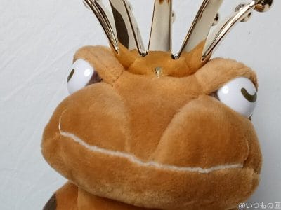 王冠を被ったぬいぐるみ | ガジェットレビューの匠 AQUOS wish5 カメラ 王冠を被ったぬいぐるみ