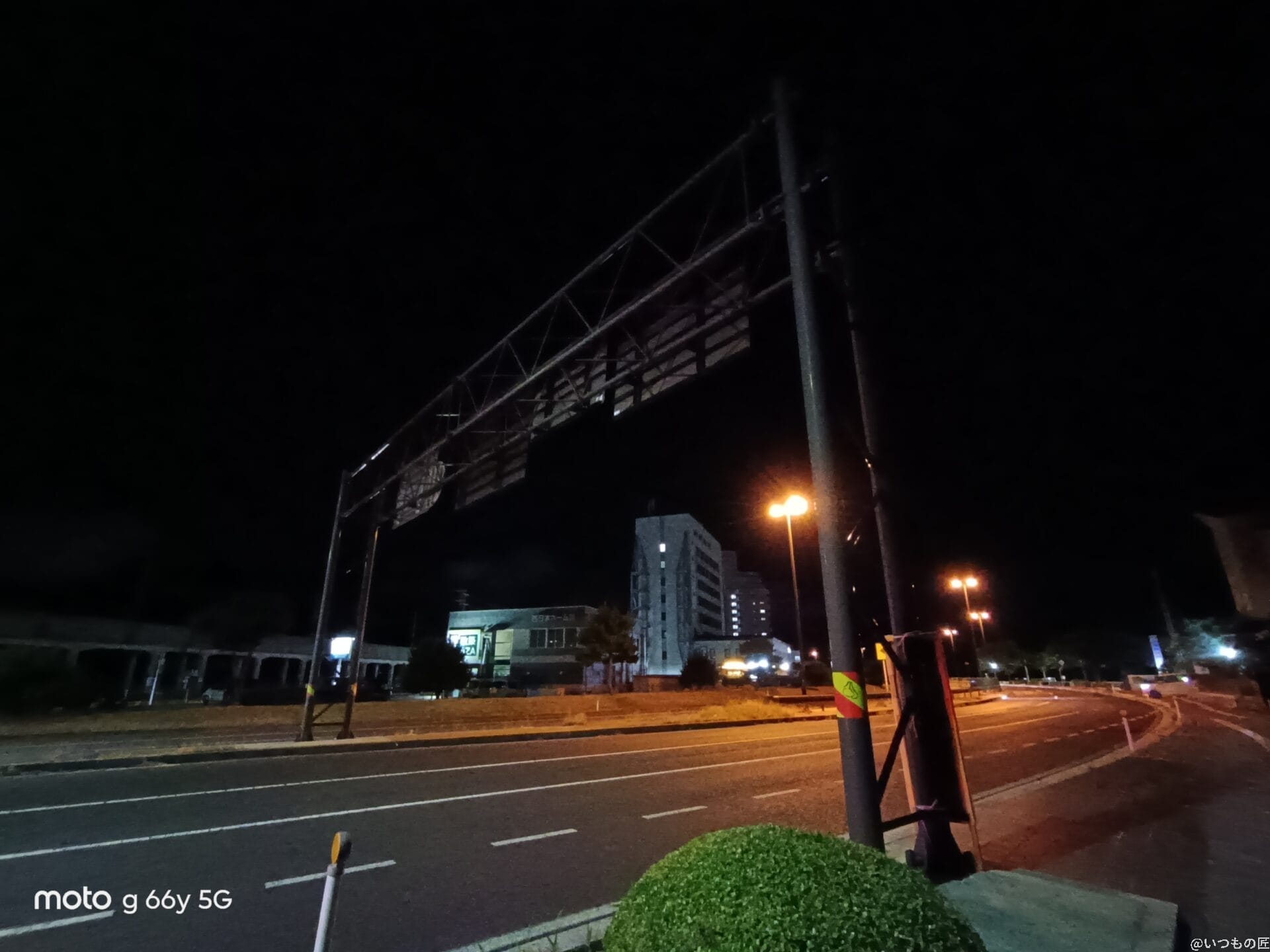 moto g66y 5G カメラ
夜の街並み