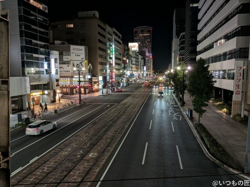 環状線を夜間撮影した写真 | ガジェットレビューの匠 Google Pixel 10 カメラ 環状線を夜間撮影した写真