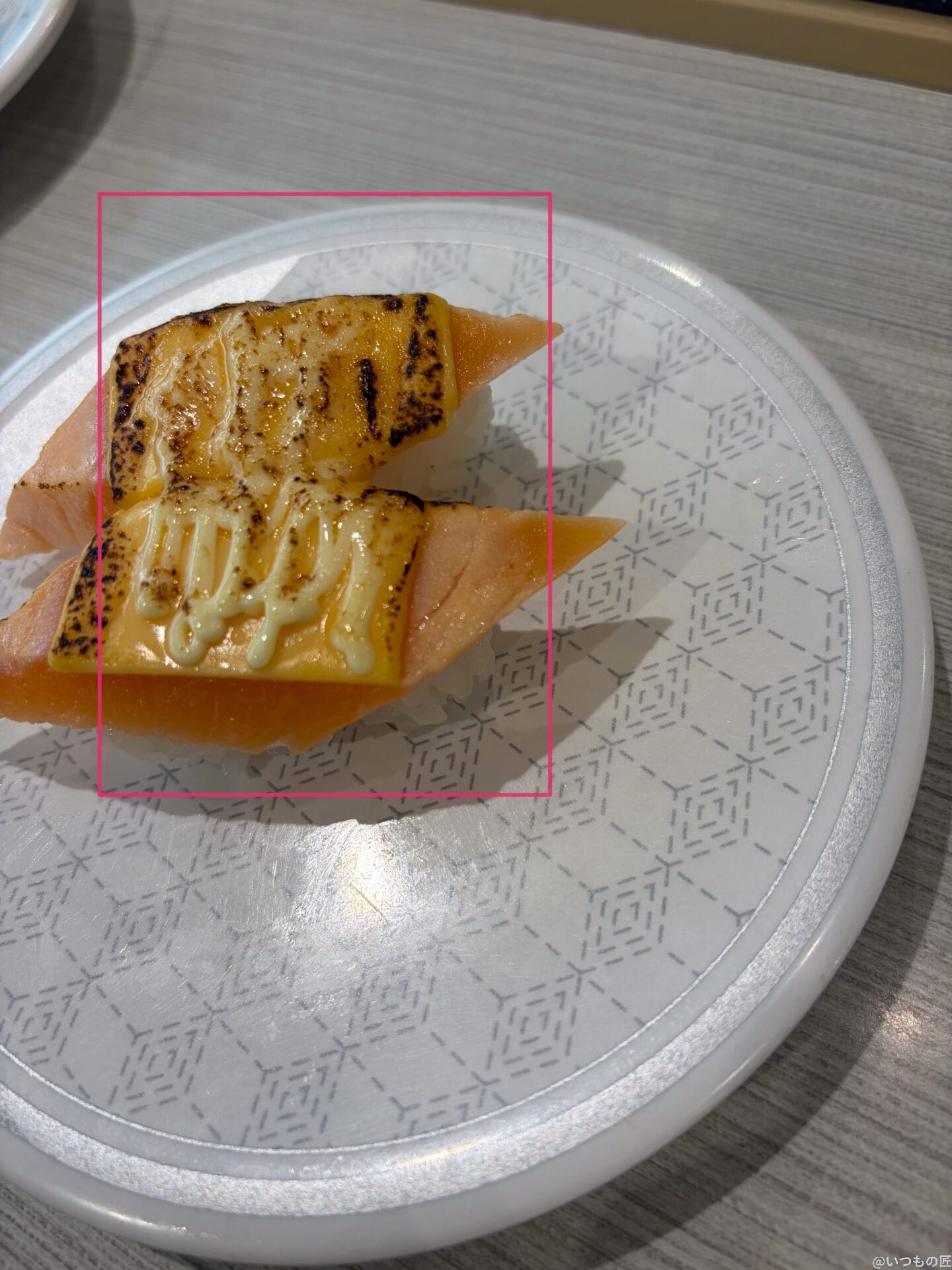 iPhone Air カメラ
サーモンの上に乗った焦げたチーズ